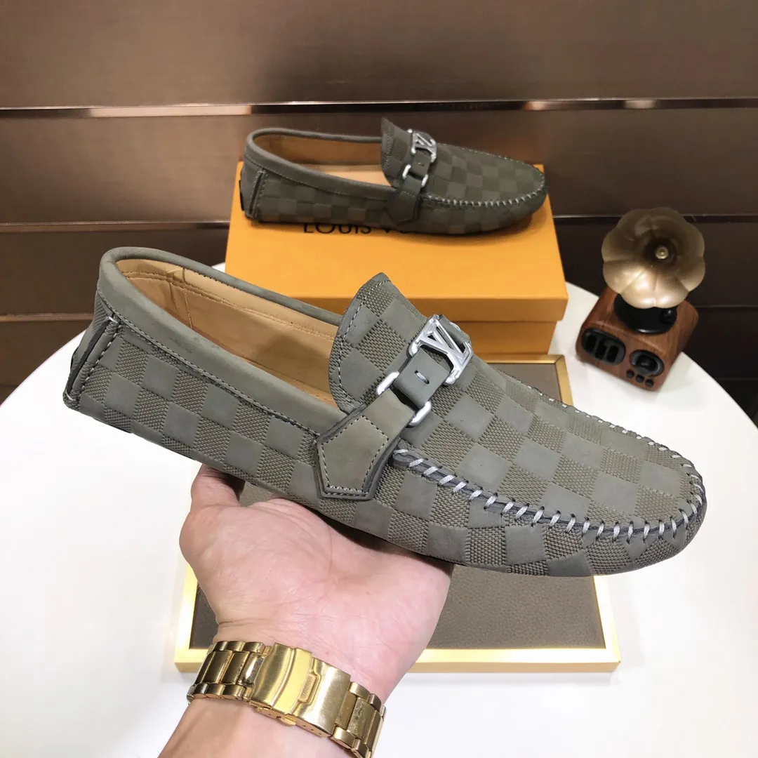 Men's men's shoes 💰420💰 [LV Doudou shoes] (water-dyed cowhide lining) new model is on the market, available on the official website. The new Doudou shoes are processed into single-color materials, and the uppers are made of imported cowhide material. The body of the shoe is fully hemmed with mark thread, and is lined with imported original cowhide leather. The elegant shoe shape is super suitable for all-matching, and the size is 38-44.
